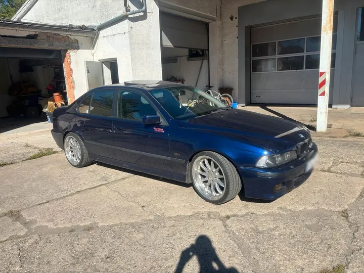 BMW 528