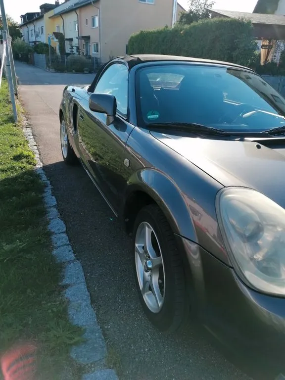 Toyota MR 2