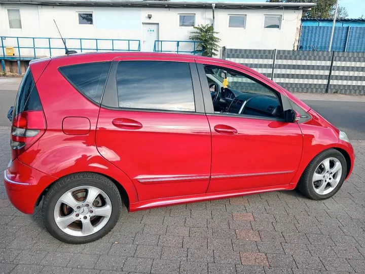 Mercedes-Benz A 200