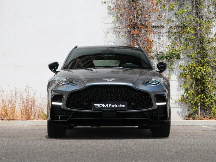 Aston Martin DBX