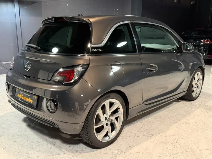 Opel Adam
