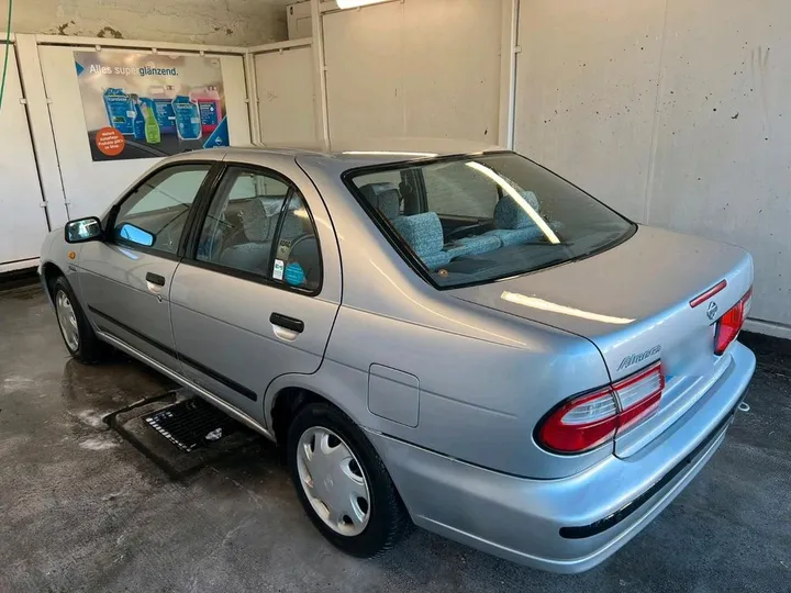 Nissan Almera