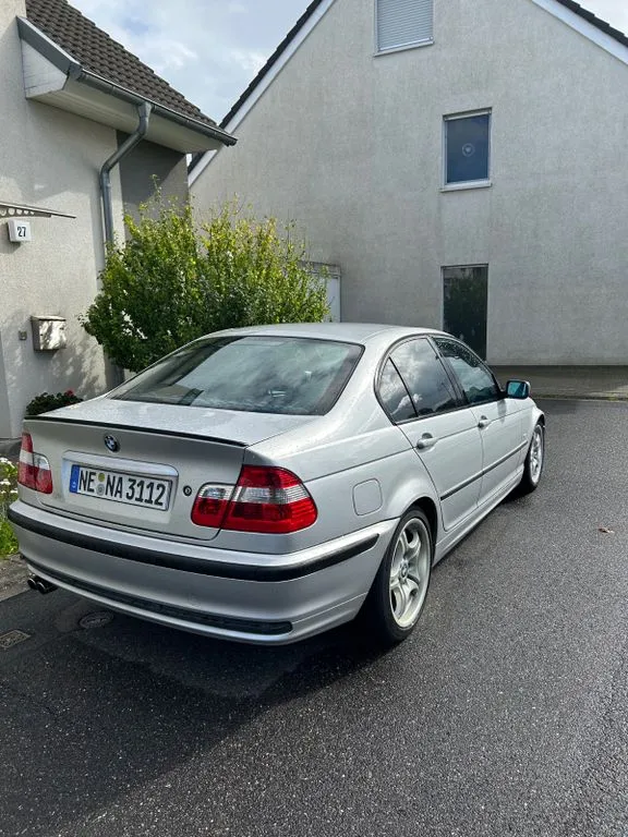 BMW 320