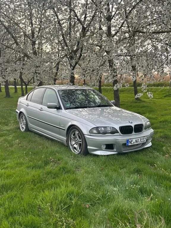 BMW 320