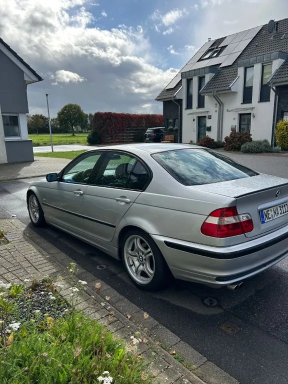 BMW 320
