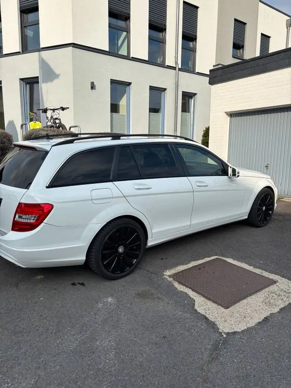 Mercedes-Benz C 220