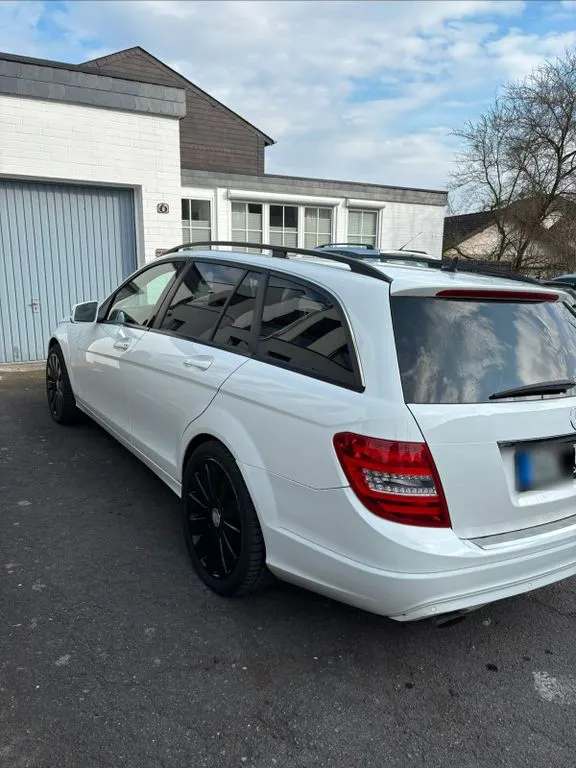 Mercedes-Benz C 220