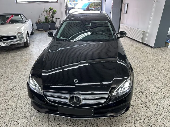 Mercedes-Benz E 220