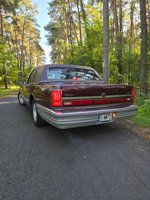 Lincoln Town Car