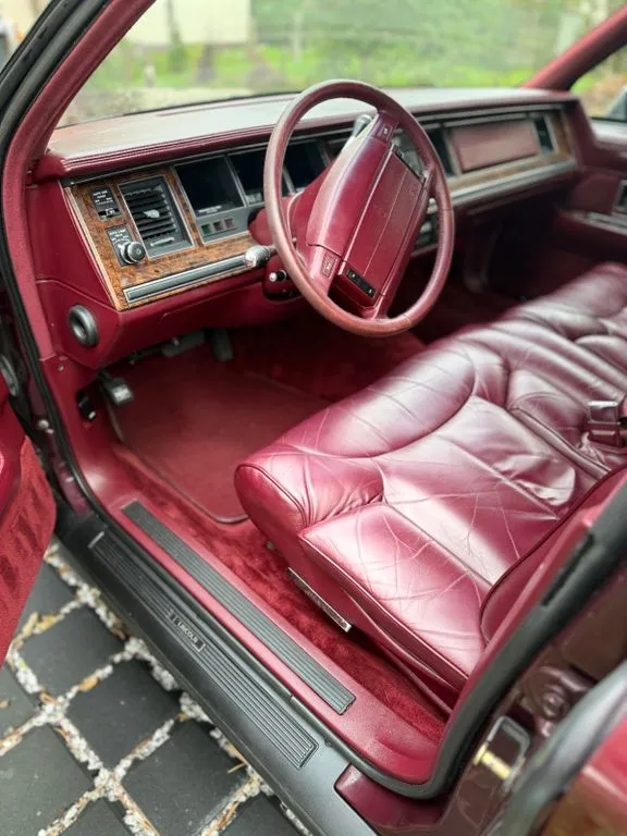 Lincoln Town Car