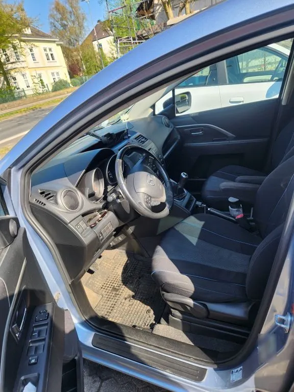Mazda 5