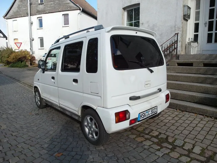 Suzuki Wagon R+
