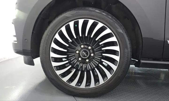 Lincoln Navigator