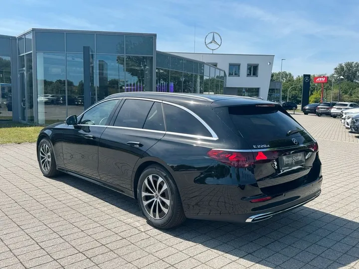 Mercedes-Benz E 220