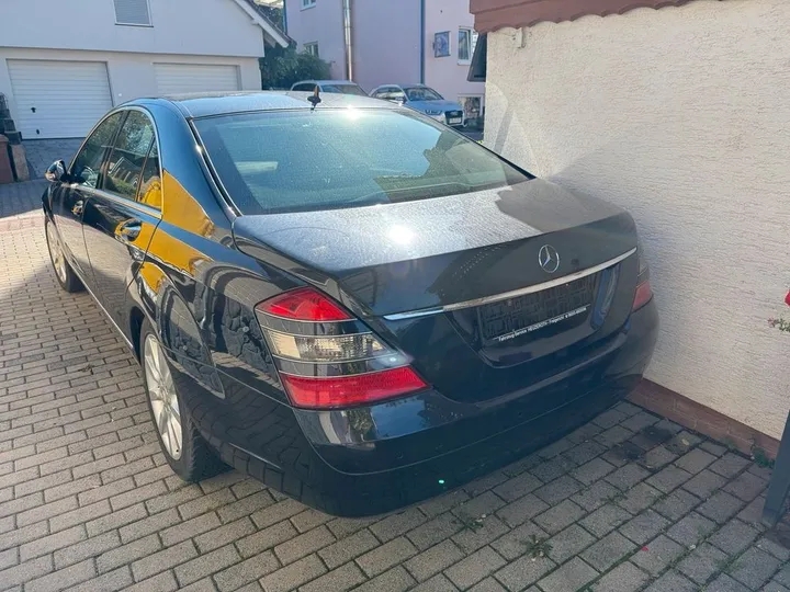 Mercedes-Benz E 320