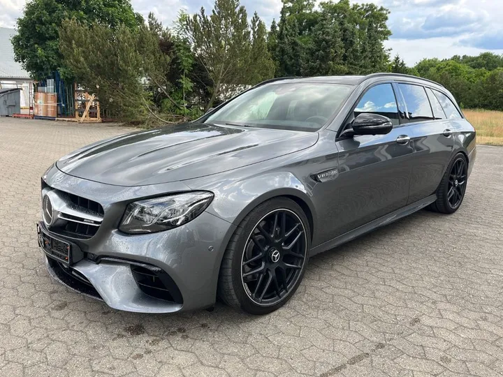 Mercedes-Benz E 63 AMG