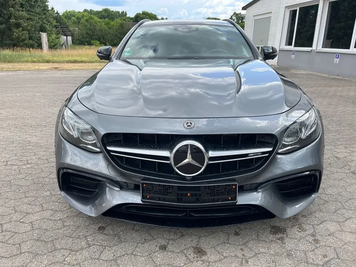 Mercedes-Benz E 63 AMG