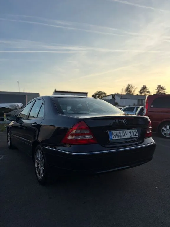 Mercedes-Benz C 180