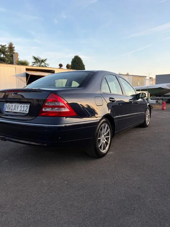 Mercedes-Benz C 180