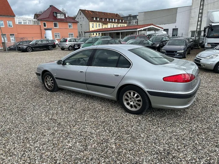 Peugeot 607