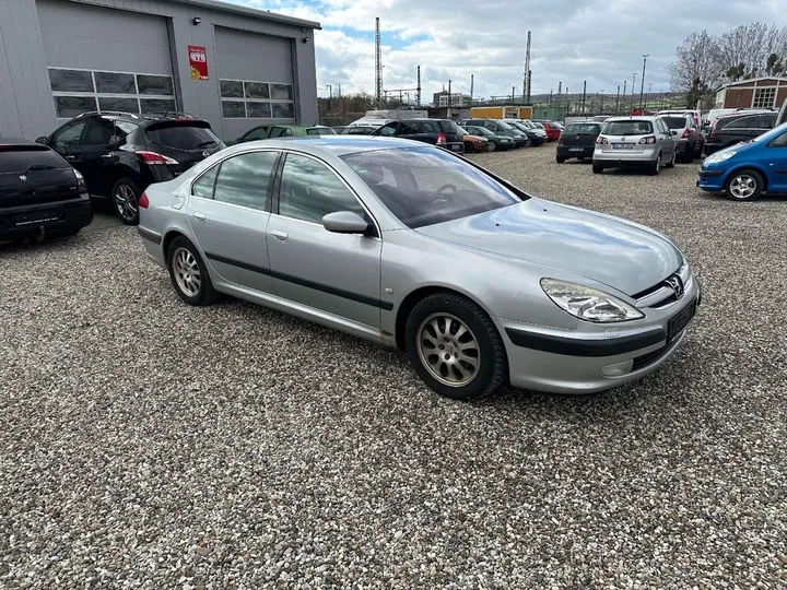 Peugeot 607