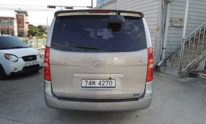 Hyundai Starex
