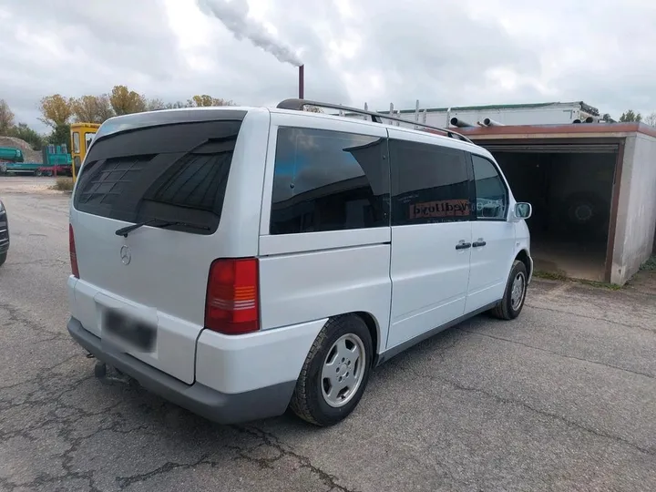 Mercedes-Benz V 230