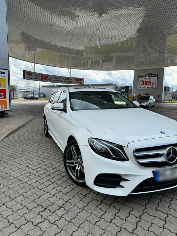 Mercedes-Benz E 220