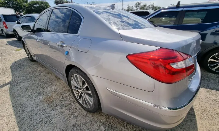 Hyundai Genesis