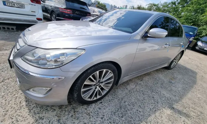 Hyundai Genesis
