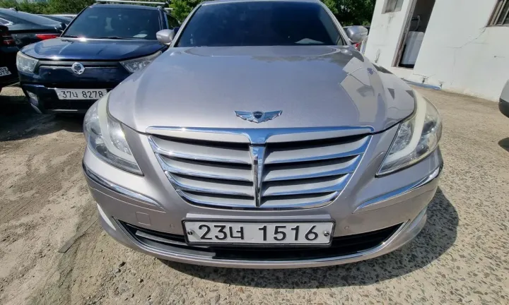 Hyundai Genesis