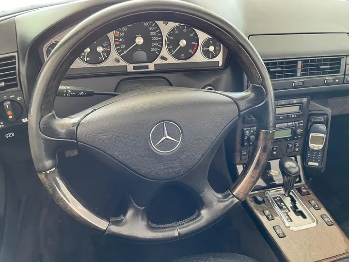 Mercedes-Benz SL 320