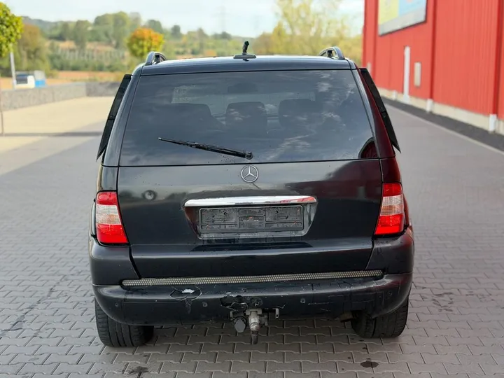 Mercedes-Benz ML 400