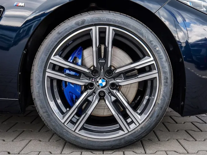 BMW 840