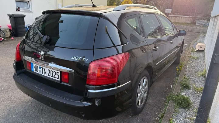 Peugeot 407