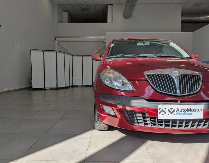 Lancia Ypsilon