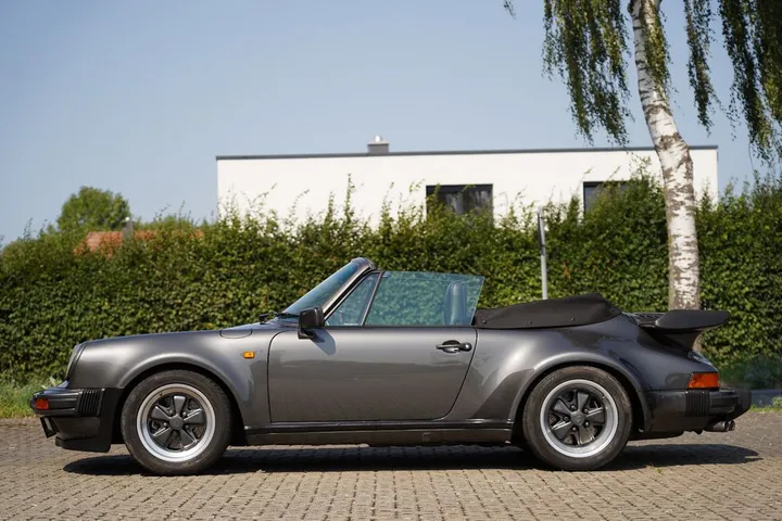 Porsche 930