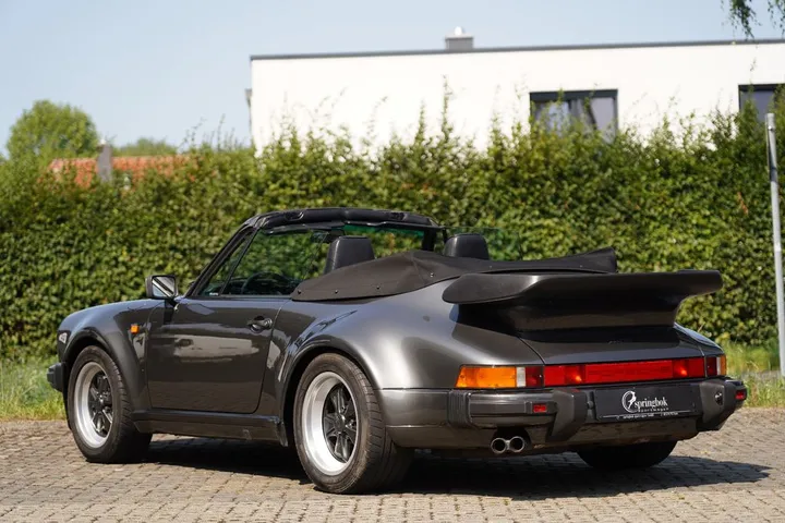 Porsche 930