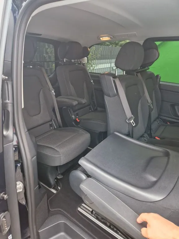 Mercedes-Benz V 220