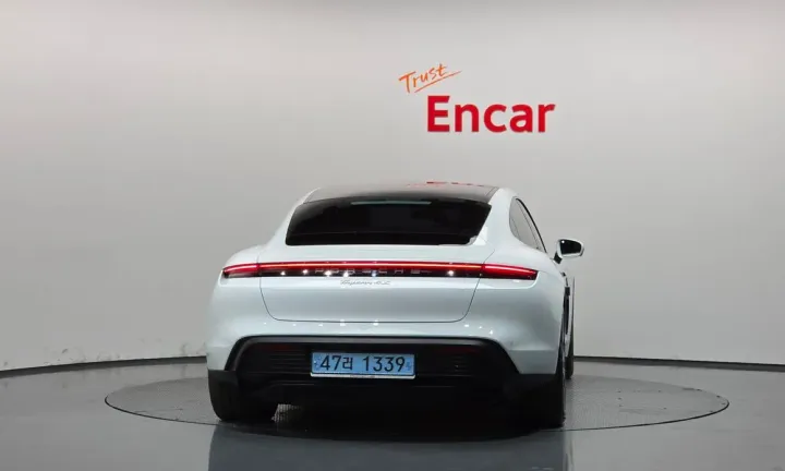 Porsche Taycan