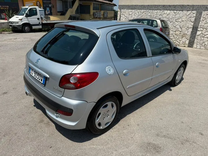 Peugeot 206