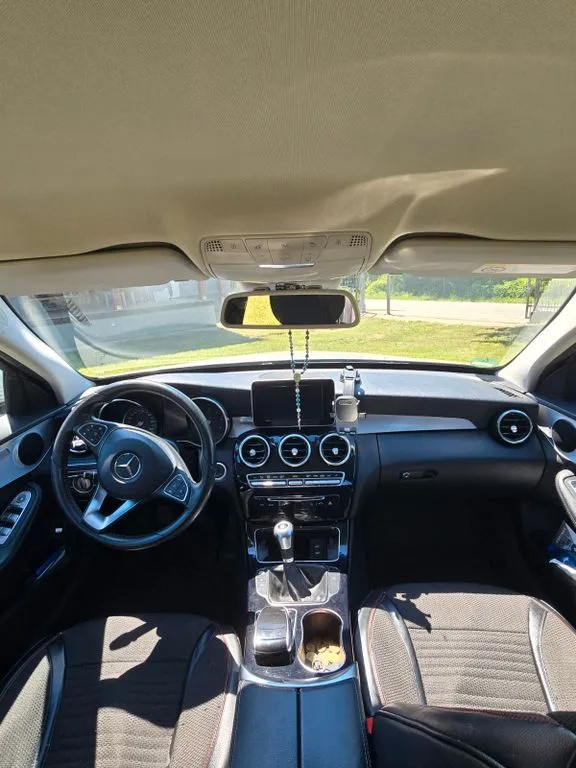 Mercedes-Benz C 220