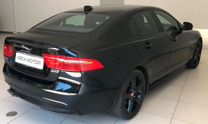 Jaguar XE