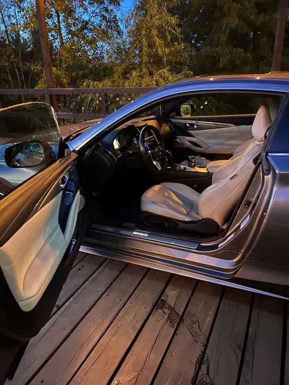 Infiniti Q60