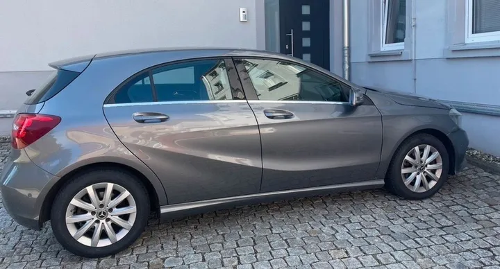 Mercedes-Benz A 180