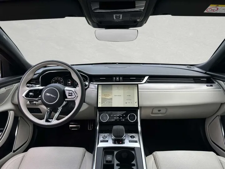 Jaguar XF