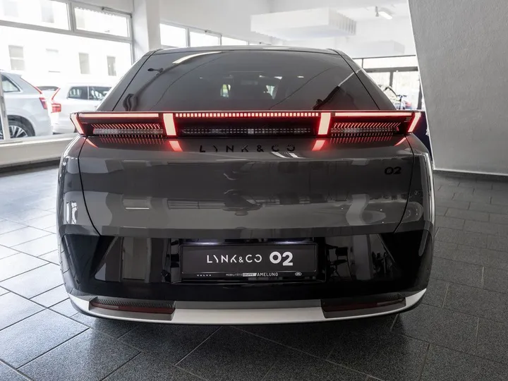 Lynk&Co 02