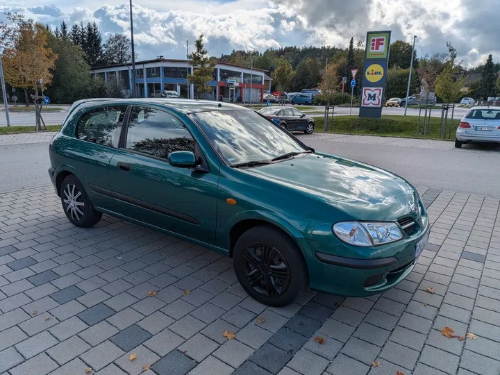 Nissan Almera