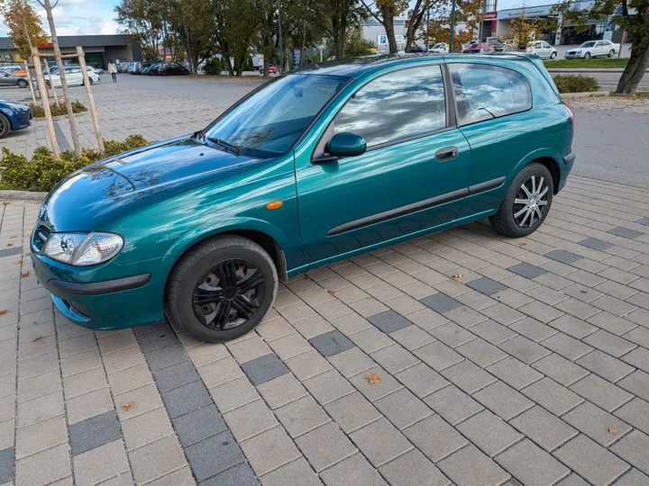 Nissan Almera