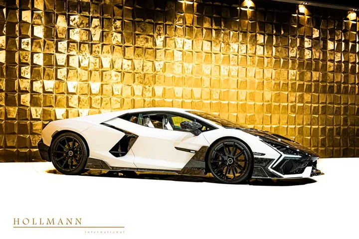 Lamborghini Revuelto